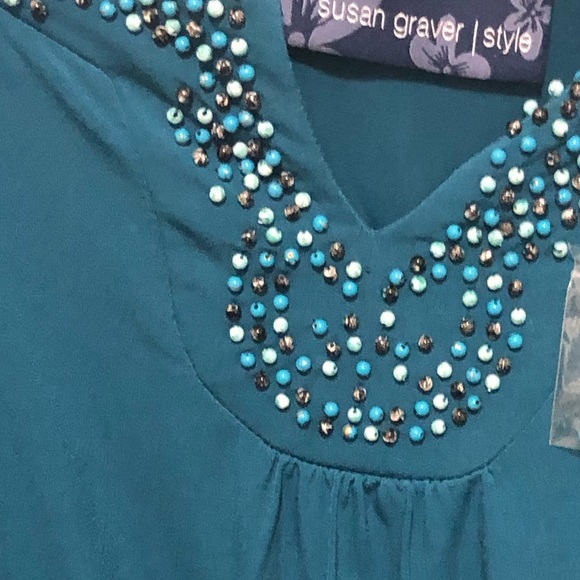 V neck, design  new shirt brand new free shipping - Picture 1 of 2